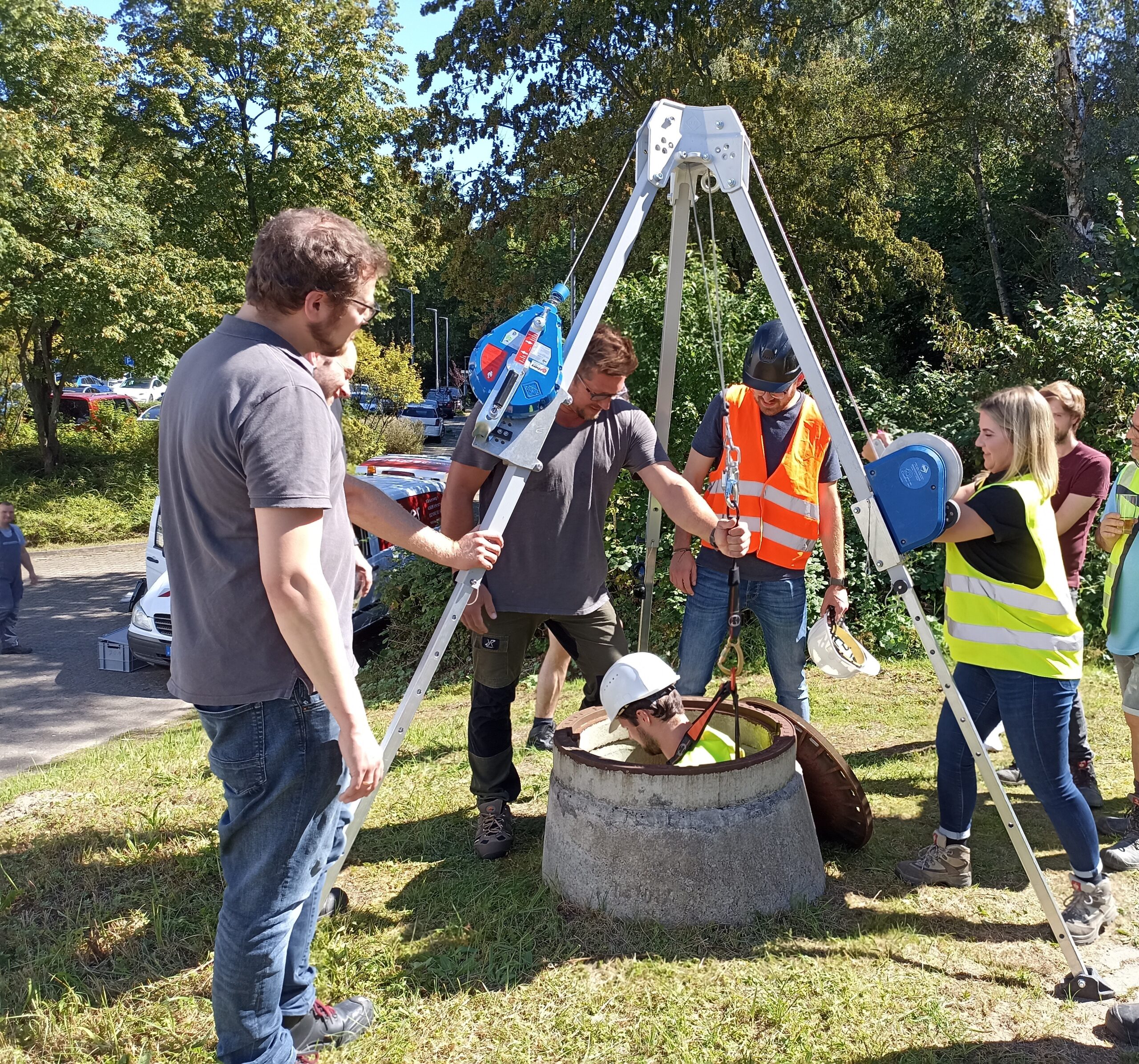 Arbeitssicherheit - Mitarbeitende checken ihre Sicherheit